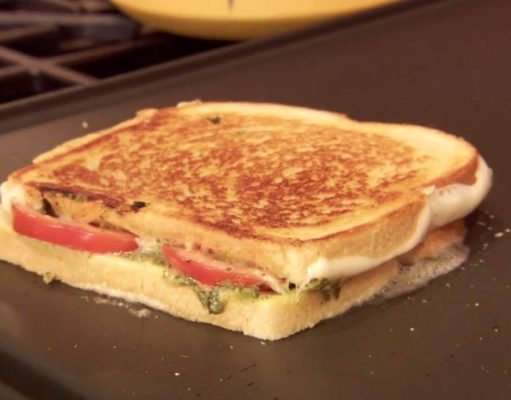 Grilled Cheese Sandwich with Pesto