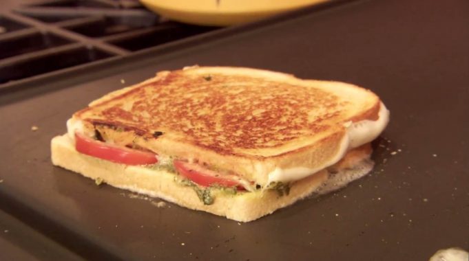 Grilled Cheese Sandwich with Pesto