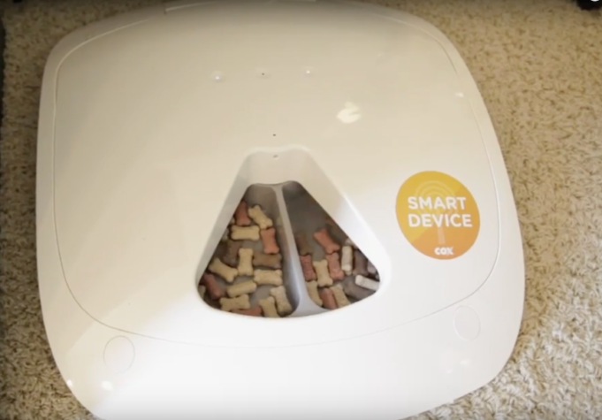 Cox Smart Home wireless controllable pet feeder