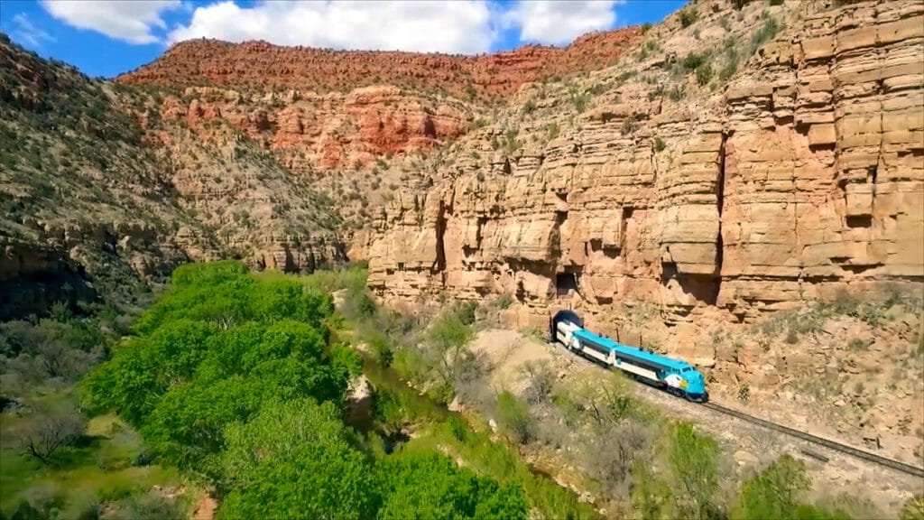 train on the verde canyon railroad