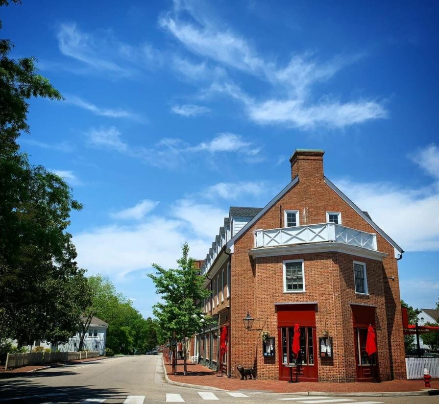 What would you do with a weekend in Williamsburg? Here's a start!